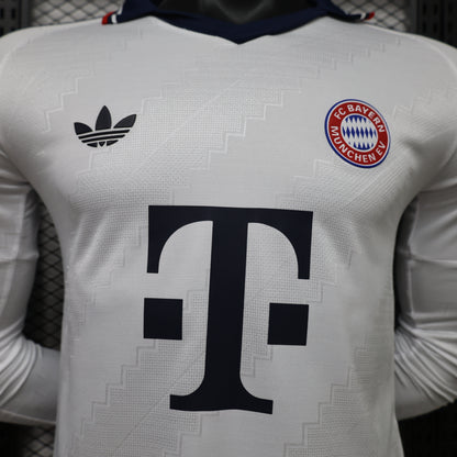 BAYERN MUNICH EXTÉRIEUR MANCHES LONGUES  26-27 — PLAYER VERSION